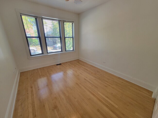 Building Photo - 3257 W Pierce Ave