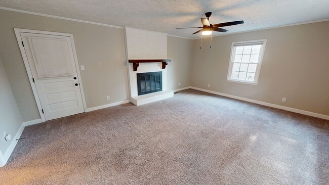 Building Photo - Remodeled 3 Bedroom Ranch with Fenced Backyard in Convenient Location