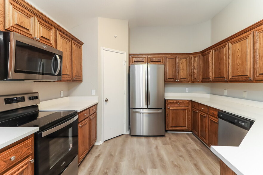 Building Photo - 1206 Beacon Hill Dr