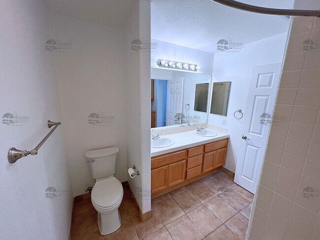 Building Photo - End unit 4 Bedroom House Available Now in ...