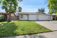 Building Photo - 4006-4008 Tricia Way