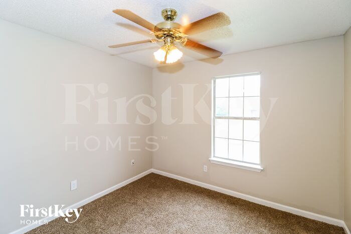 Building Photo - 7540 Spinola Ln