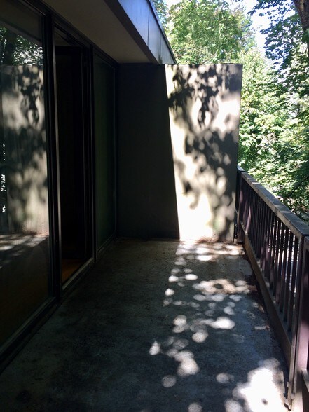 Building Photo - 255 SW Harrison St
