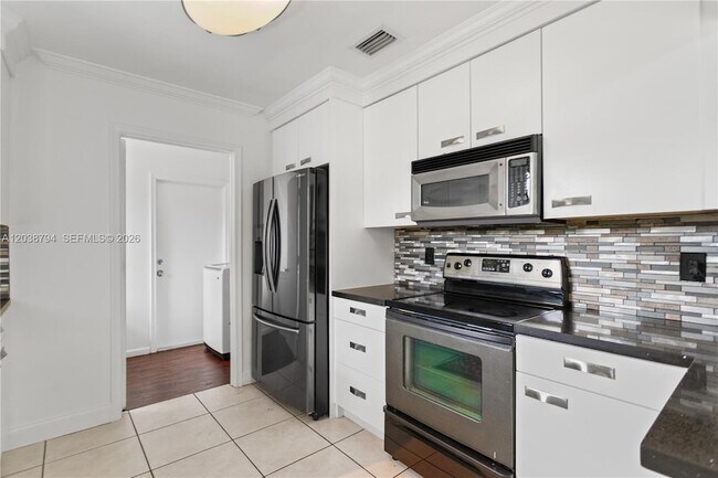 Building Photo - 4151 SW 56th Ave
