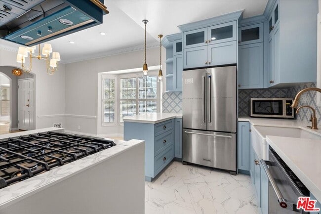 Building Photo - 9683 W Olympic Blvd