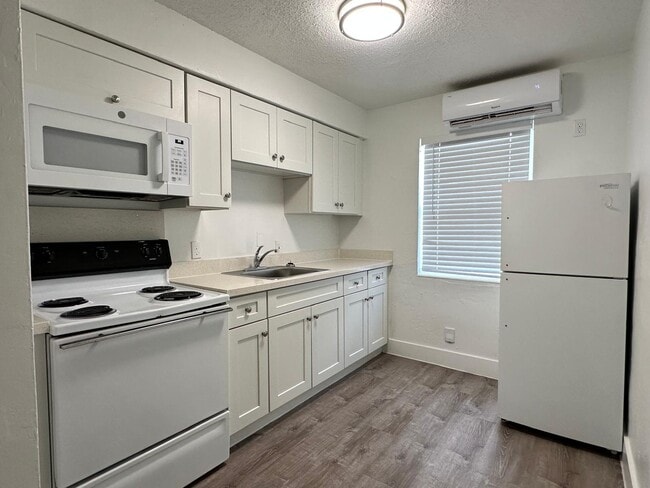 Building Photo - Thomas Street LLC