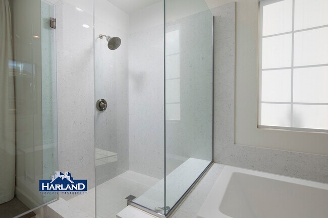 Building Photo - 3024 Estero Rd