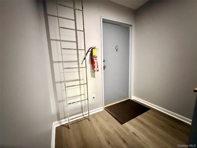 Building Photo - 722 US-6