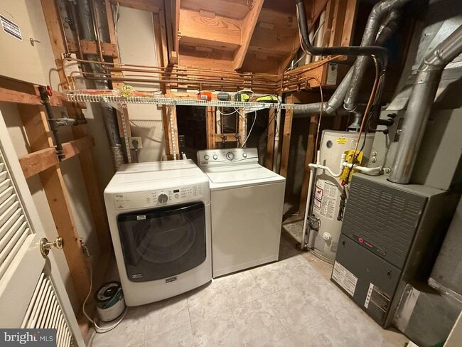 Building Photo - 43506 Postrail Square