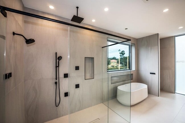 Building Photo - 3010 W Trilby Ave