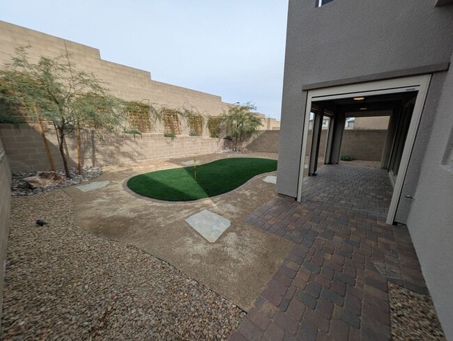 Building Photo - 11816 River Hawk Ave