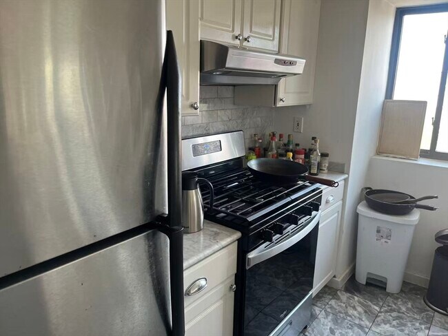 Building Photo - 15 N Beacon St