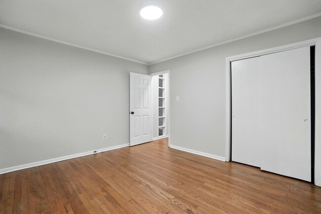 Building Photo - Charming 2BR Duplex in Charlotte