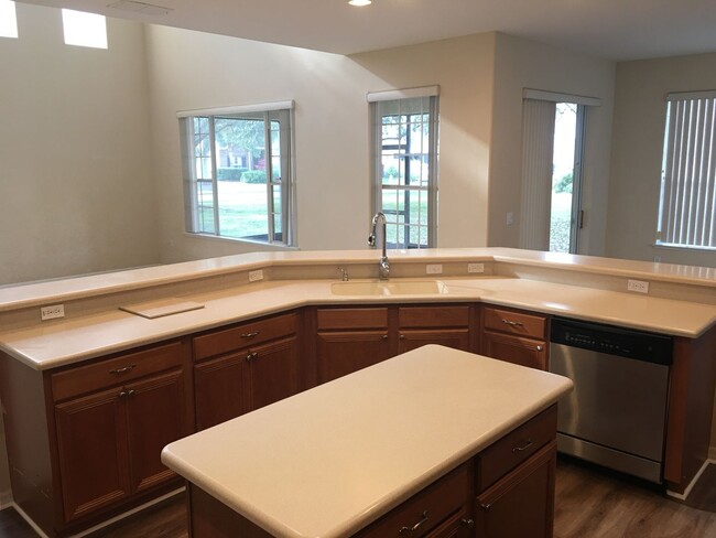 Building Photo - 3bed/2bath at Oaks National Golf Club