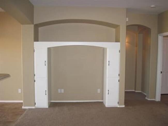 Building Photo - 2 Bedroom 2 Bath in Mountain Gate Contact ...