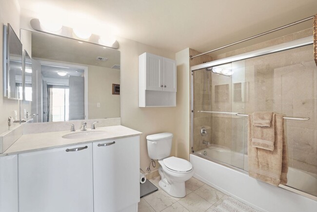 Building Photo - Brickell Avenue Water View