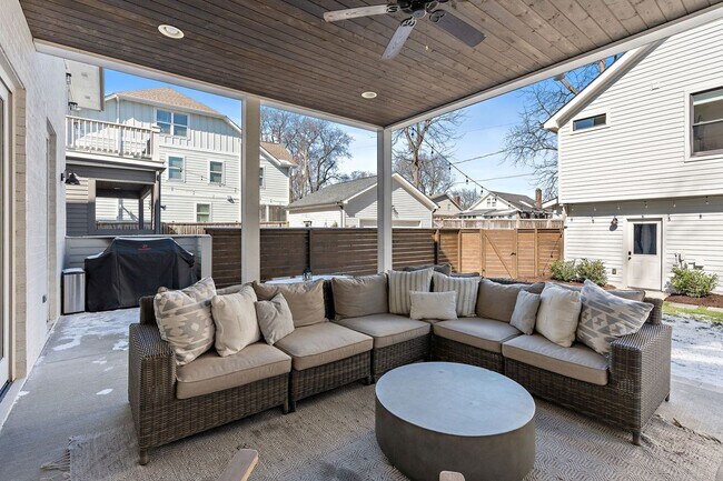 Building Photo - AVAILABLE NOW. High end custom home for lease. $12,500 per month. 6 Bed 6 Bath with Great Outdoor...