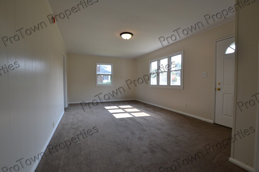 Building Photo - 401 S Reed St