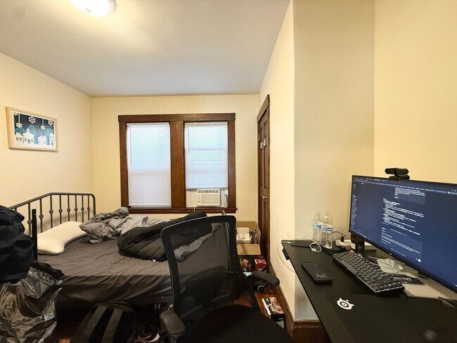 Building Photo - 146 Webster Ave