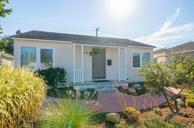 Building Photo - Charming Manhattan Beach Home Rental!
