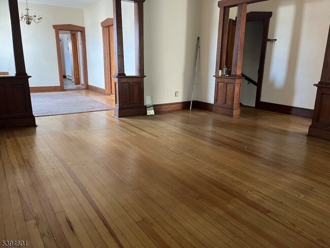 Building Photo - 469 Crooks Ave