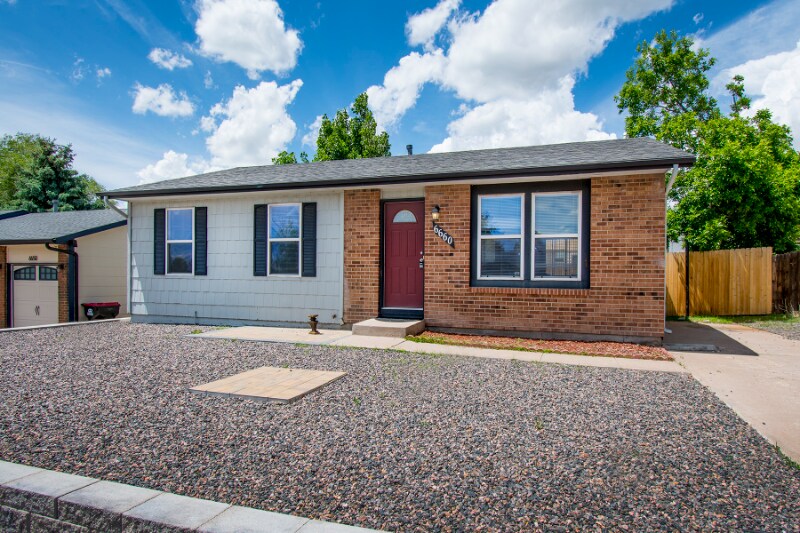 Primary Photo - 6660 Parkridge Ct