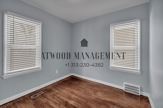 Building Photo - This beautifully updated 3-bedroom, 1-bath single-family home is ready for move-in!