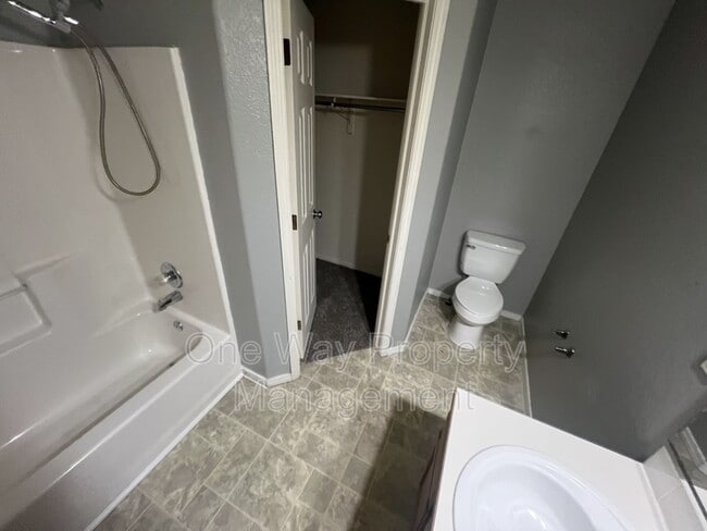 Building Photo - 2921 Anchor Dr