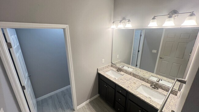 Building Photo - Beautiful 3 Bedroom, 2 Bathroom Home in Palm Bay!!