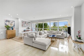 Building Photo - 4925 Collins Ave