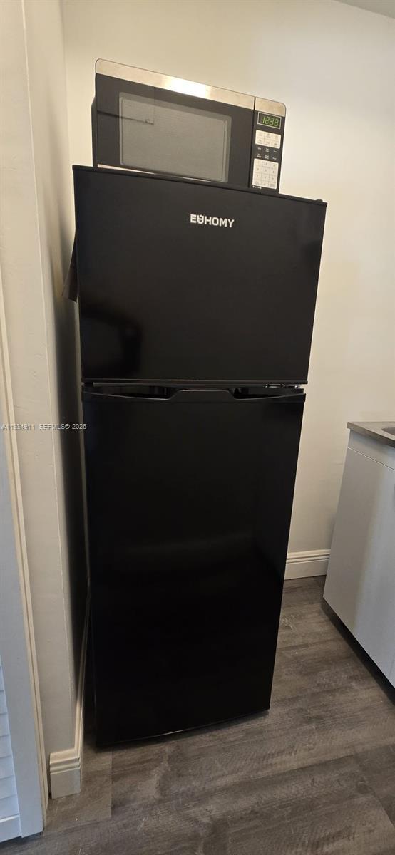 Building Photo - 8430 Harding Ave