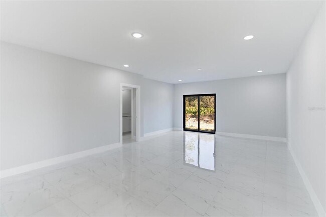 Building Photo - 107 East 15th Street