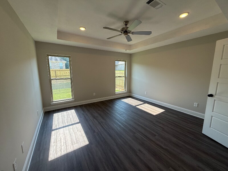Building Photo - 122 Madisonville Dr