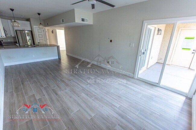 Building Photo - 712 W 14th St