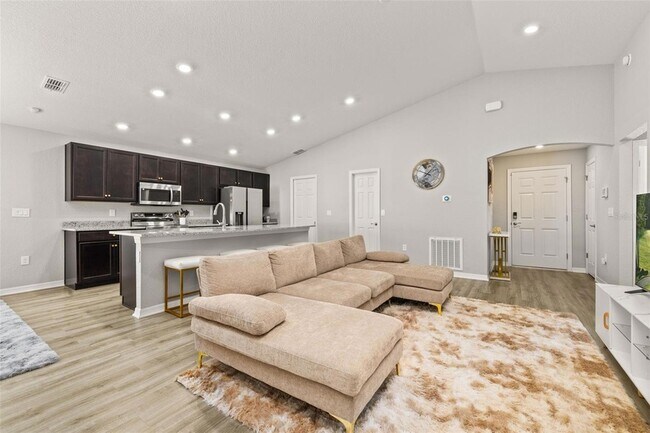 Building Photo - 1750 Daystar Dr