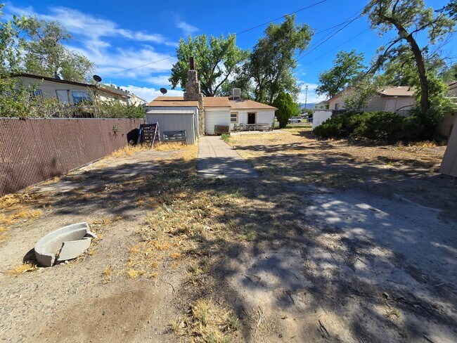 Building Photo - 1824 Rood Ave