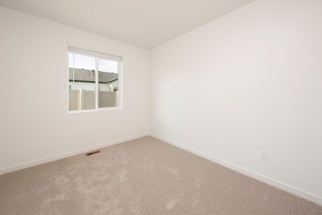 Building Photo - 2699 N Lithodora Ave