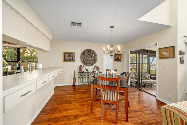 Building Photo - 3120 River Villa Way
