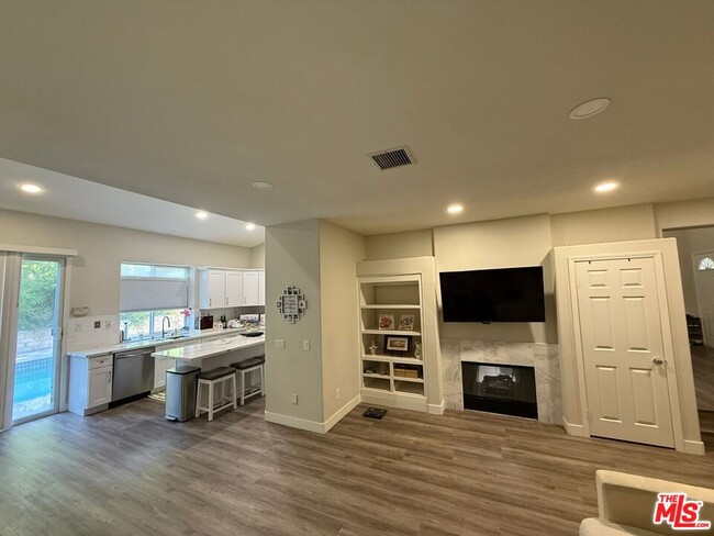 Building Photo - 1866 Brush Oak Ct