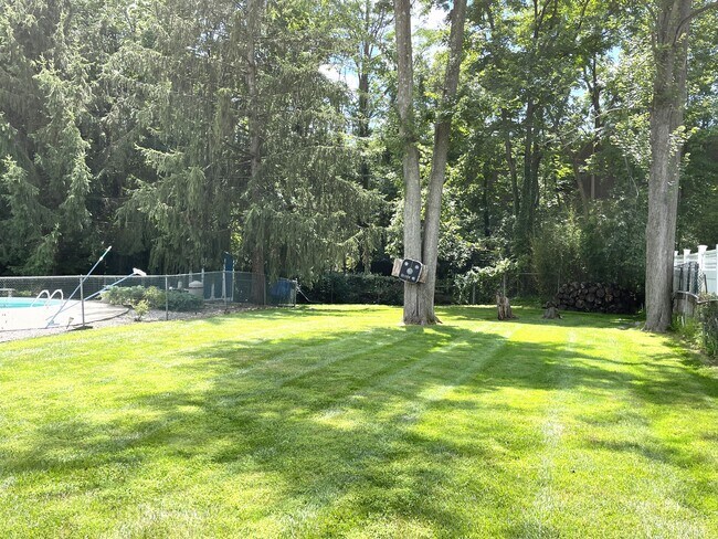 Building Photo - 9 Kitchell Pl