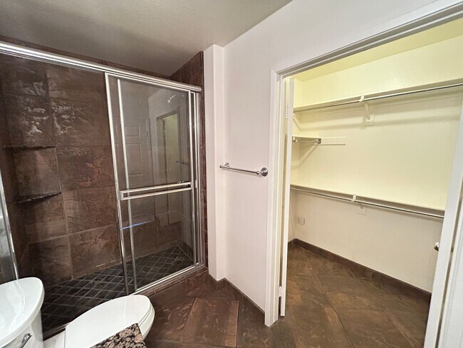 Building Photo - Beautiful 2 Bed 2 Bath Tustin Ranch Condo With Golf Course Views!