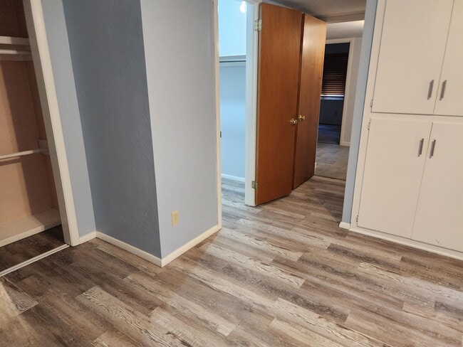 Building Photo - 613 Mimosa Dr