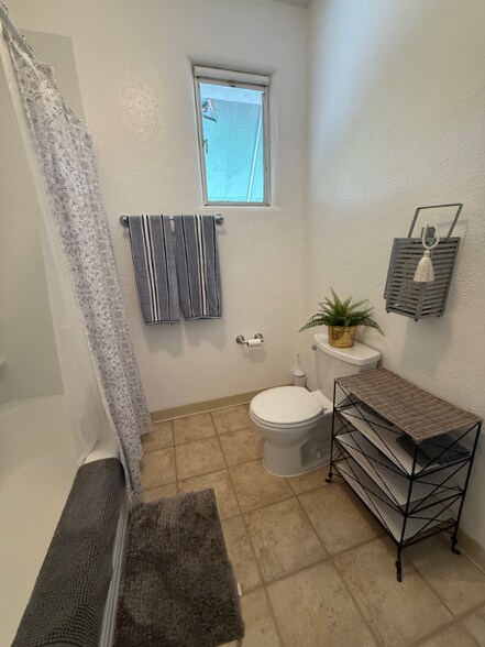 Building Photo - 192 Lubeck Rd