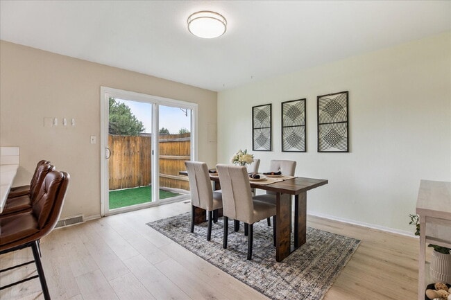 Building Photo - Pet-friendly 2 bed/2.5 bath Lakewood townhome - Available Now!