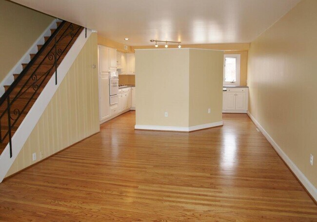 Building Photo - 5411 Houghton Pl