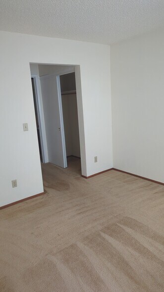 Bedroom 2 suite closets - 606 San Conrado Ter