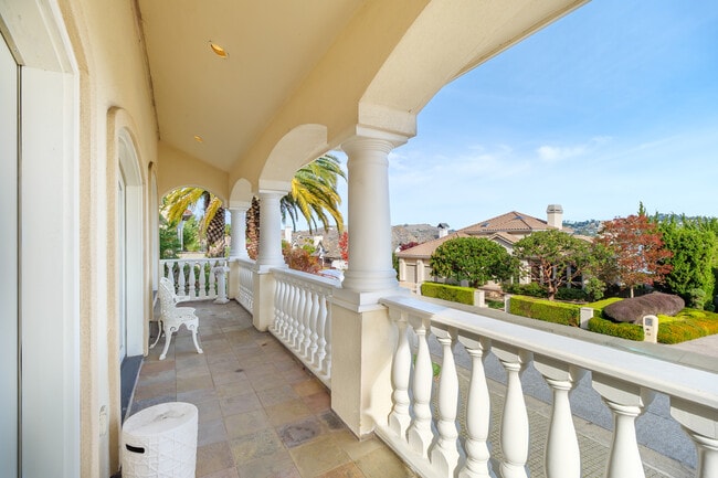 Building Photo - 17 Heron Dr