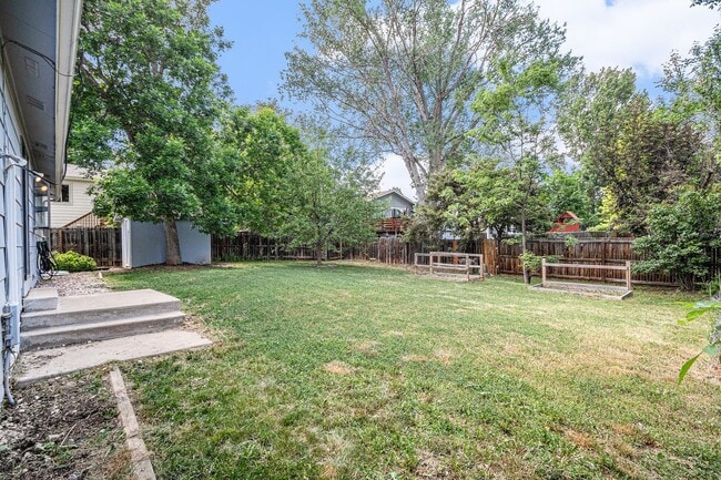 Building Photo - 906 Mansfield Dr