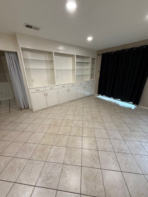 Building Photo - 808 Joel Dr