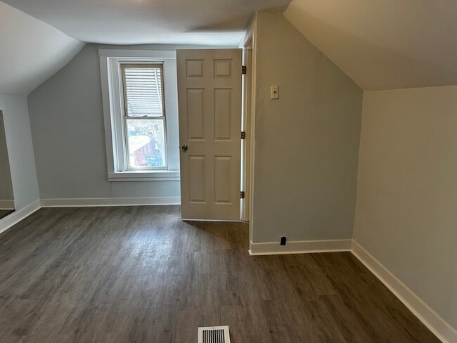Building Photo - 7621 S Eberhart Ave